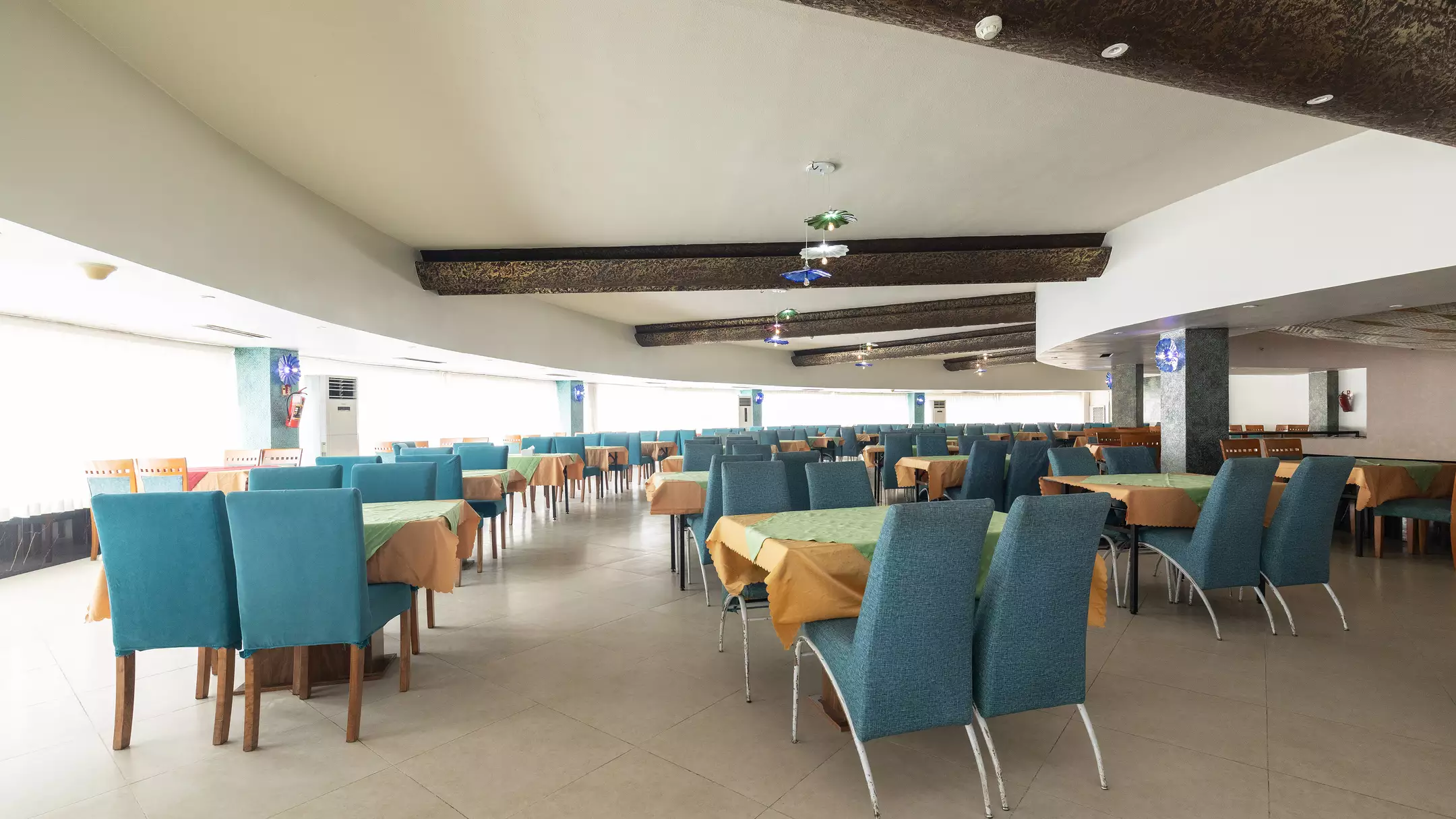 هتل ارم سه و چهار ستاره  کیش